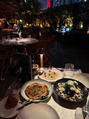 ‪la Cantine Du Faubourg‬