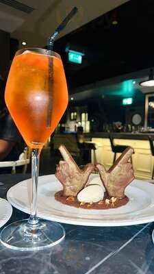 ‪weslodge Saloon‬