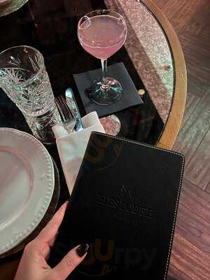 ‪weslodge Saloon‬