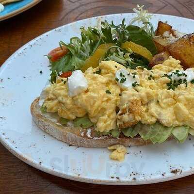 ‪real Madrid Restaurant And Cafe‬