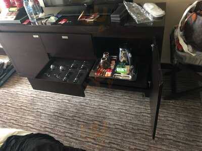 ‪nosh Restaurant‬