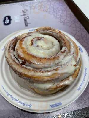 ‪cinnabon And Seattle's Best Coffee‬