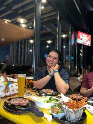 ‪stars ‘n’ Bars‬