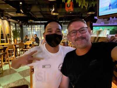 ‪stars ‘n’ Bars‬