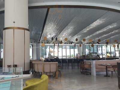 ‪sean Connolly At Dubai Opera‬