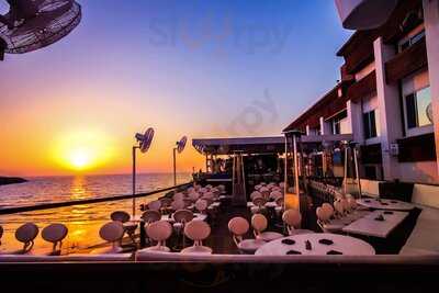 ‪the Beach By Sho Cho‬