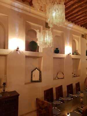 ‪bastakiah Nights‬