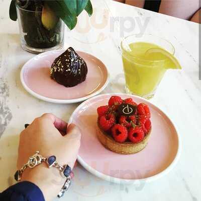 ‪parlour Boutique‬