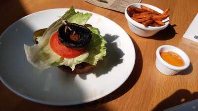 ‪the Cycle Bistro‬