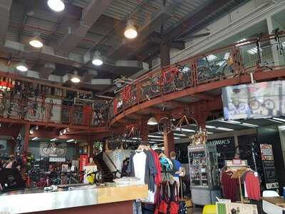 ‪the Cycle Bistro‬