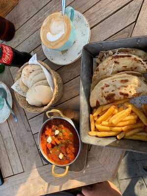 ‪mazmi Cafe And More‬