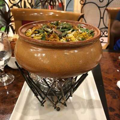 ‪the Square International Cafe‬