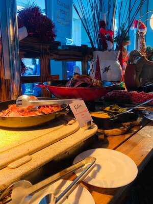 ‪accents Restaurant & Terrace‬