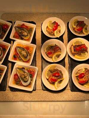 ‪accents Restaurant & Terrace‬