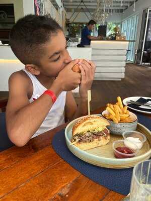 ‪cove Beach Dubai‬