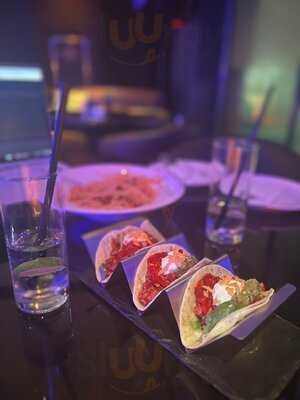 ‪hi Five Restaurant & Lounge‬