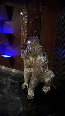 ‪hi Five Restaurant & Lounge‬