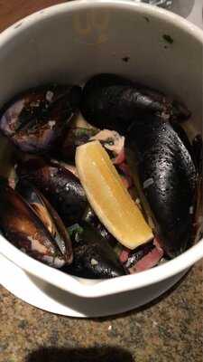 ‪carter's Gastro Pub And Sports Bar‬