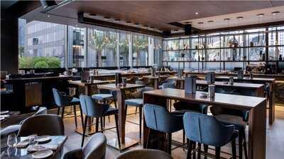 ‪roberto's Restaurant & Lounge‬