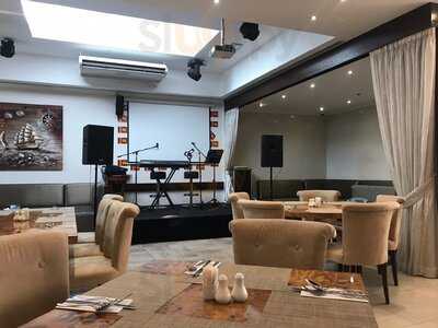 ‪tph Lakwil Restaurant, Lounge & Bar‬