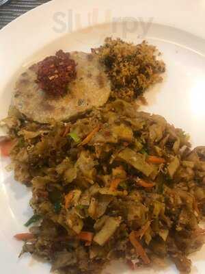 ‪tph Lakwil Restaurant, Lounge & Bar‬