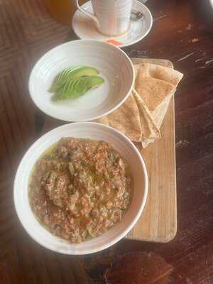 ‪local - Tryp By Wyndham‬