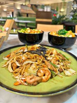 ‪sumo Sushi & Bento‬