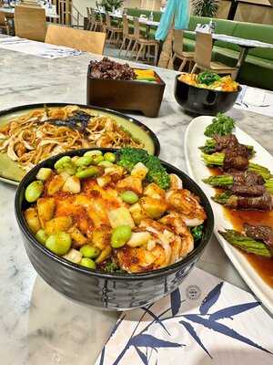 ‪sumo Sushi & Bento‬