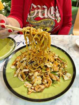 ‪sumo Sushi & Bento‬