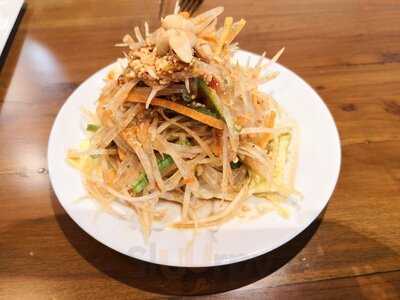 ‪fuchsia Urban Thai‬