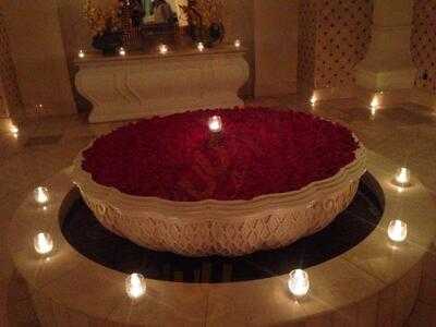 ‪arabian Courtyard‬