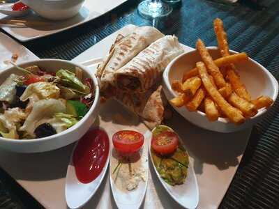 ‪shakespeare And Co.‬