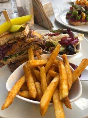 ‪shakespeare And Co.‬