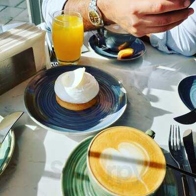 ‪un Dimanche A Paris‬