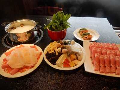 ‪xiao Wei Yang Mongolian Hot Pot ( Little Lamb )‬