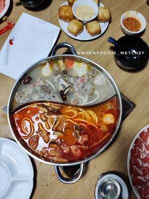 ‪xiao Wei Yang Mongolian Hot Pot ( Little Lamb )‬