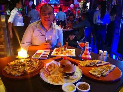 ‪rock Bottom Cafe‬