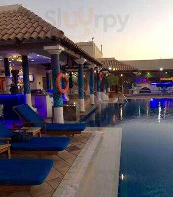 ‪waves Pool Bar At Jw Marriott Hotel Dubai‬