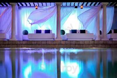 ‪waves Pool Bar At Jw Marriott Hotel Dubai‬