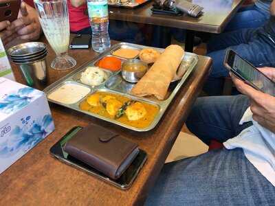 ‪saranga Bhojan Shala‬