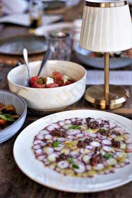 ‪laguna Beach Taverna & Lounge‬