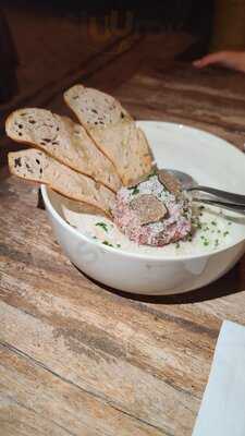 ‪laguna Beach Taverna & Lounge‬