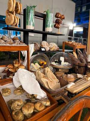 ‪al Hadiqa Restaurant And Tent‬