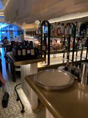 ‪avli By Tashas‬