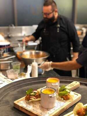 ‪pots, Pans & Boards‬