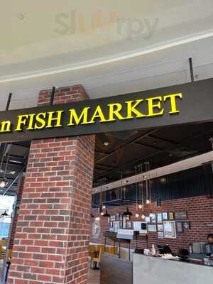 ‪the Manhattan Fish Market‬