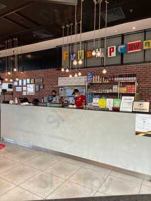 ‪the Manhattan Fish Market‬