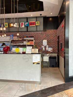 ‪the Manhattan Fish Market‬