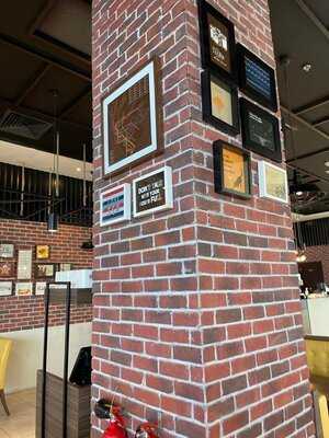 ‪the Manhattan Fish Market‬