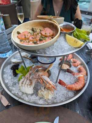 ‪firelake Grill House & Cocktail Bar‬